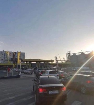 Після &quot;бавовни&quot; на Кримському мосту почалися черги на АЗС у Керчі та Сімферополі