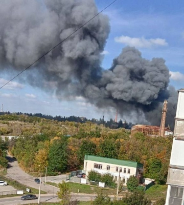 У Донецьку — «прильоти» у мікрорайоні Мирний, горить друкарня
