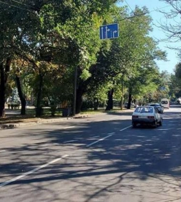 В Одессе появился интересный поворот: в центре наносят новую разметку (фоторепортаж)