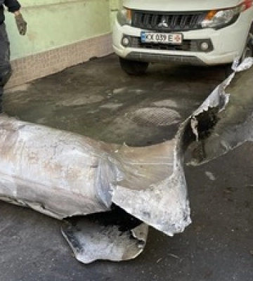 Росіяни вдарили по Харкову ракетами &quot;С-300&quot;: фото та відео наслідків