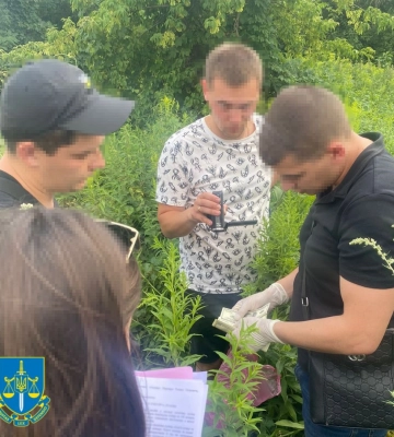 &quot;На гарячому&quot; затримали львів&#039;янина, який переправляв ухилянтів через кордон, - ФОТО