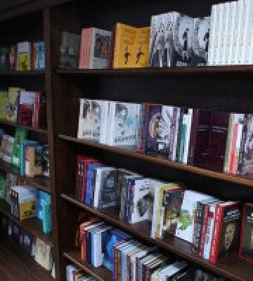 У Києві закликають придбати книги, щоб передати їх нашим захисникам