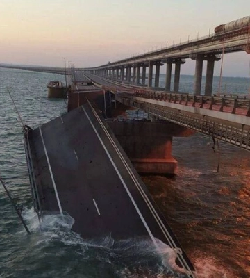 Стало відомо, коли окупанти планують відновити рух пошкодженим Кримським мостом