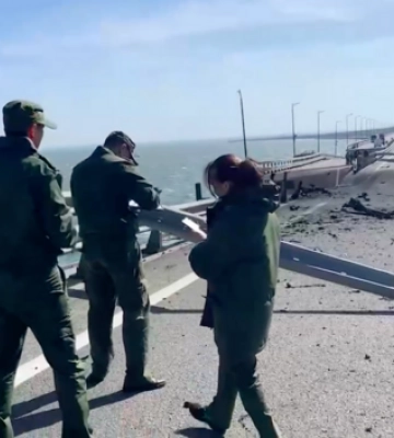 Вибух на Кримському мосту: загинуло щонайменше троє людей
