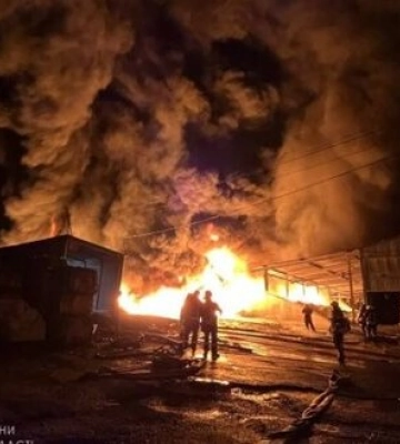 У Запоріжжі внаслідок російського ракетного удару спалахнула пожежа, - ОВА