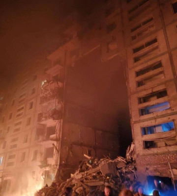 У Запоріжжі ворожі ракети зруйнували житлові будинки, майже два десятки загиблих. Що відомо на цей час?