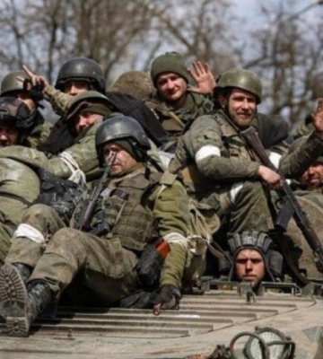 Окупанти з Нової Каховки втікають із сім’ями на територію Криму