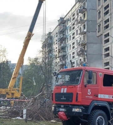 Ночной обстрел Запорожья: из-под завалов дома спасли 10 человек