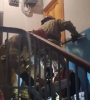 У Дубні відчиняли двері квартири, в якій перебувала хвора жінка