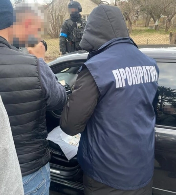 На Львівщині перший заступник міського голови продавав гуманітарні автобуси з Фінляндії