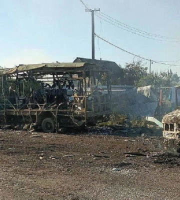 Російські військові обстріляли колону цивільних авто на Херсонщині. Щонайменше п’ять осіб загинули, - поліція