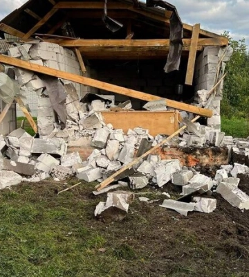 Російський безпілотник вбив людину біля магазину на Сумщині