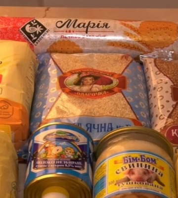 Киевлянам упростили порядок выдачи продуктовых наборов: кто может получить