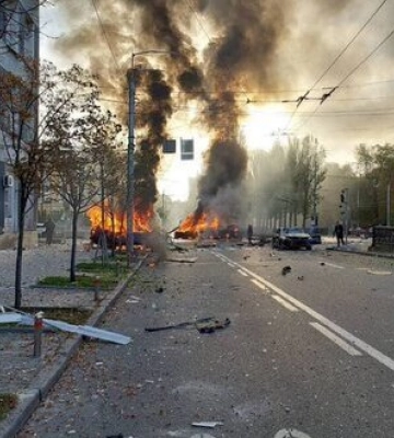 У Шевченківському районі Києва внаслідок ракетного удару загинули 8 людей – МВС