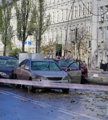 Внаслідок ракетних ударів у Києві загинули щонайменше вісім людей