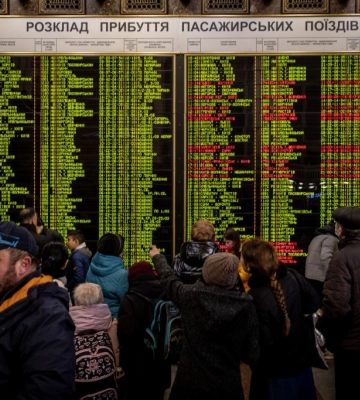 Вибуховою хвилею пошкоджено центральний вокзал у Києві
