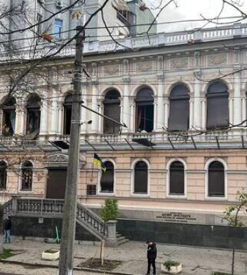 У Шевченківському районі Києва внаслідок ракетного удару загинули 8 людей – МВС