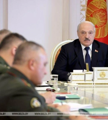 Лукашенко офіційно вступив у війну
