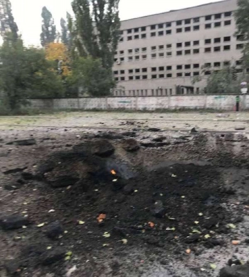 Наслідки ракетних ударів у Дніпрі: фото та відео