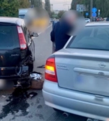 Водій не дотримався безпечної швидкості: на вулиця Конякіна у Луцьку сталась аварія