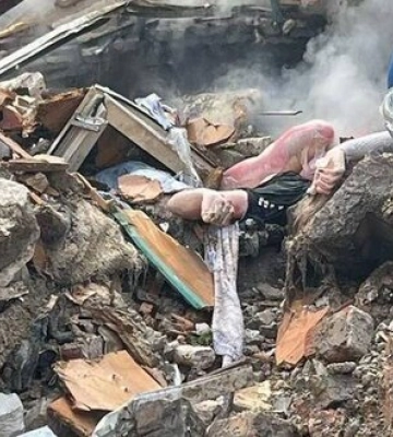 У Запоріжжі рятувальники продовжують розбирати завали. Відомо про трьох загиблих, - ОВА. ФОТОрепортаж
