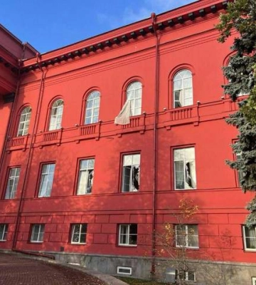 Через обстріли Росії постраждали бібліотека та університет Шевченка у Києві