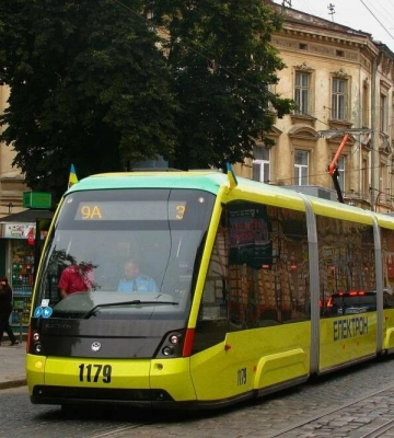 У Львові через масові обстріли не курсує електротранспорт