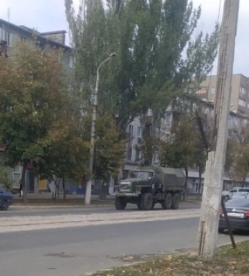 У Маріуполі фіксують рух російської військової техніки з позначкою «Z»