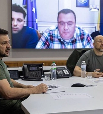 Світло з’явиться до кінця доби: Зеленський провів нараду щодо наслідків атаки РФ