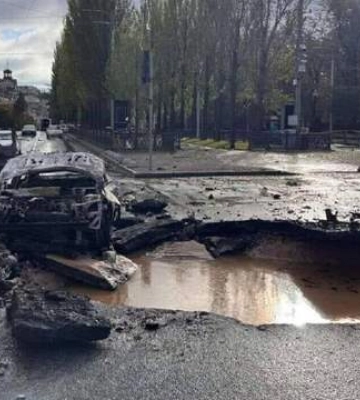 Кличко показав великий уламок ракети, що знайшли після удару по центру Києва