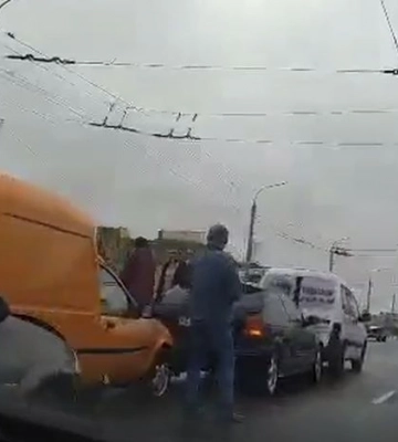 У Луцьку водій на Audi зіткнувся з позашляховиком та втік з місця ДТП: його оштрафували на 3,5 тисячі