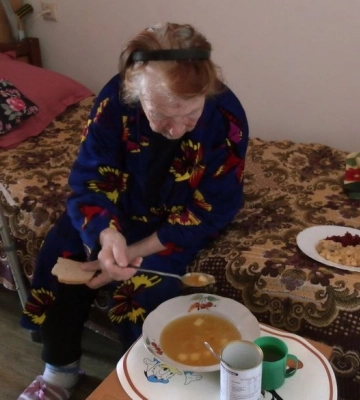 Як у Луцькому геріатричному пансіонаті облаштувалися переселенці з Харківщини