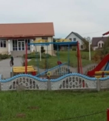 У селі піл Луцьком облаштували площу біля клубу