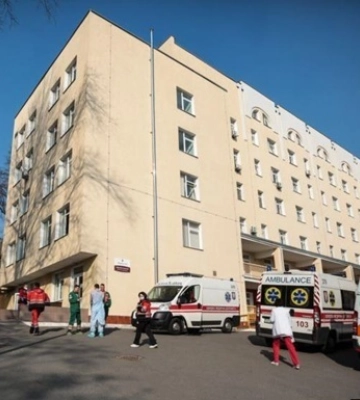 Киян просять сьогодні обмежити візити до медзакладів