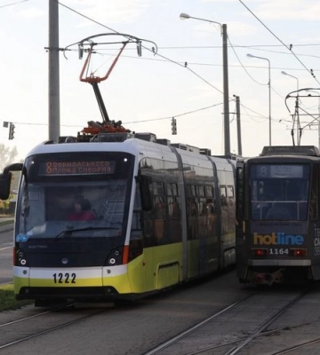 Окремі маршрути львівського електротранспорту відновили роботу