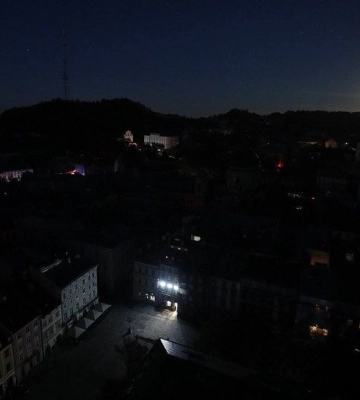 Центр Львова потонув у темряві