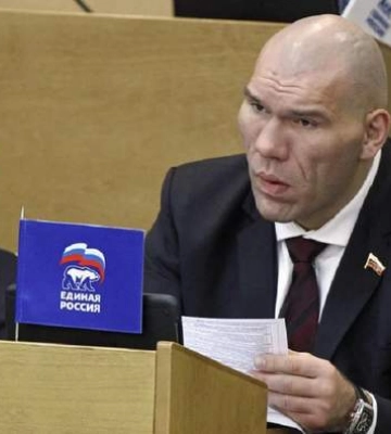 Ексбоксер Валуєв цинічно натякнув, що масований обстріл України є відповіддю за Кримський міст