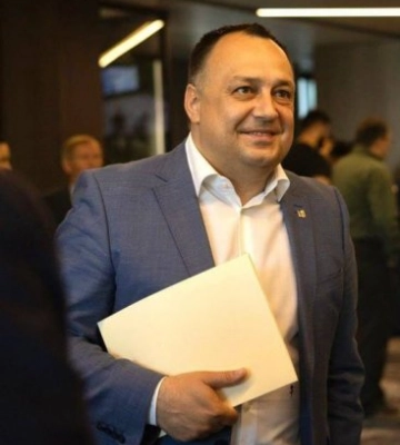 Сьогодні святкує свій День народження голова Закарпатської обласної ради Володимир Чубірко!
