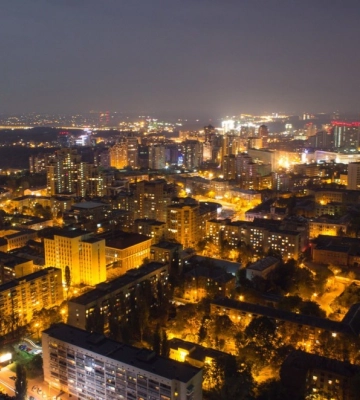 У Києві тимчасово обмежили електропостачання усіх трьох черг