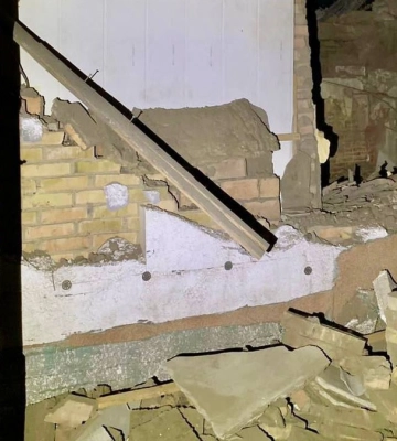 В Никополе на Днепропетровщине вследствие российских обстрелов тяжело ранены три человека, из них - 6-летний ребенок