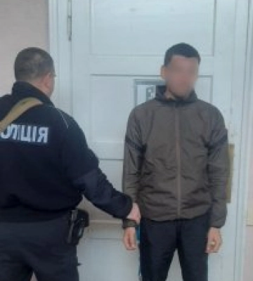 На Закарпатті в одному з закладів освіти у чоловіка виявили наркотики