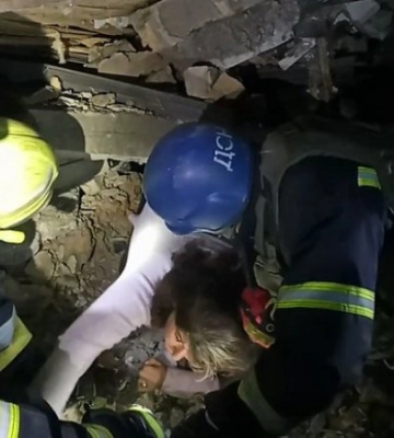 В Запорізькій області з-під завалів врятували цілу родину