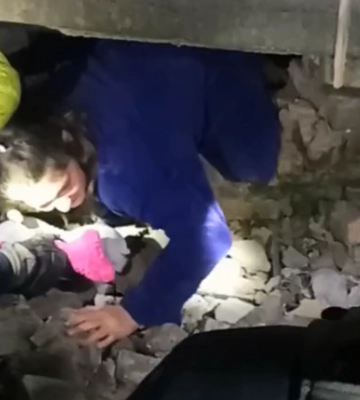 В Запорізькій області з-під завалів врятували цілу родину