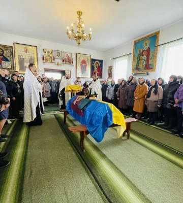 В десяти епархиях священники УПЦ отпели защитников Украины и жертв обстрелов