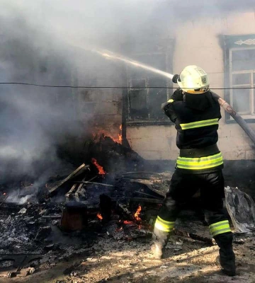 У Дніпрі на вулиці Бутова згорів будинок