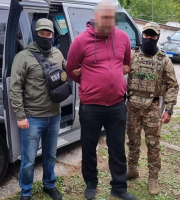 На Харківщині затримали мешканця Чугуєва, який допомагав ворогу та розвідував розташування &quot;HIMARS&quot;