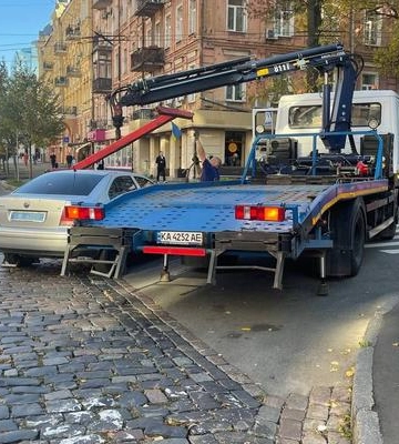 Боротимуться з порушниками паркування по-новому: в Луцьку може з’явитися евакуатор