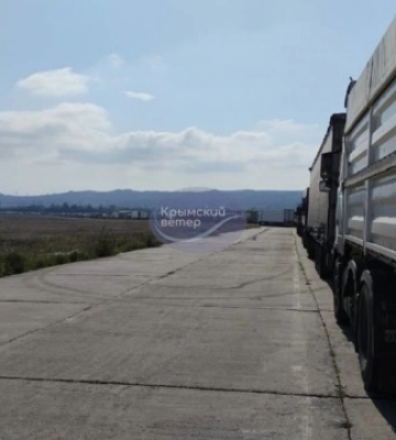 У переправы в Крыму более 800 грузовиков стоят в очереди