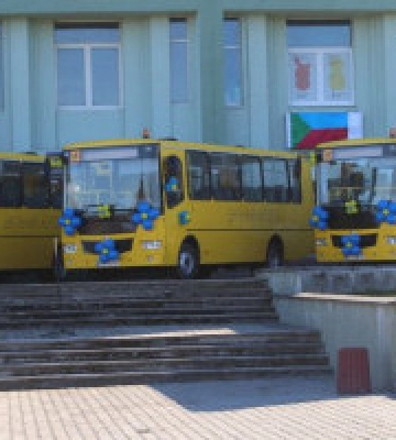 Три школи Пристоличної сільради закупають новенькі шкільні автобуси