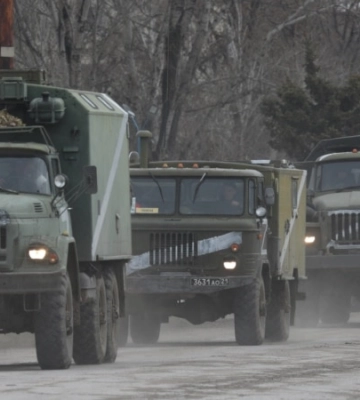 У Керчі помітили колону російської військової техніки (відео)